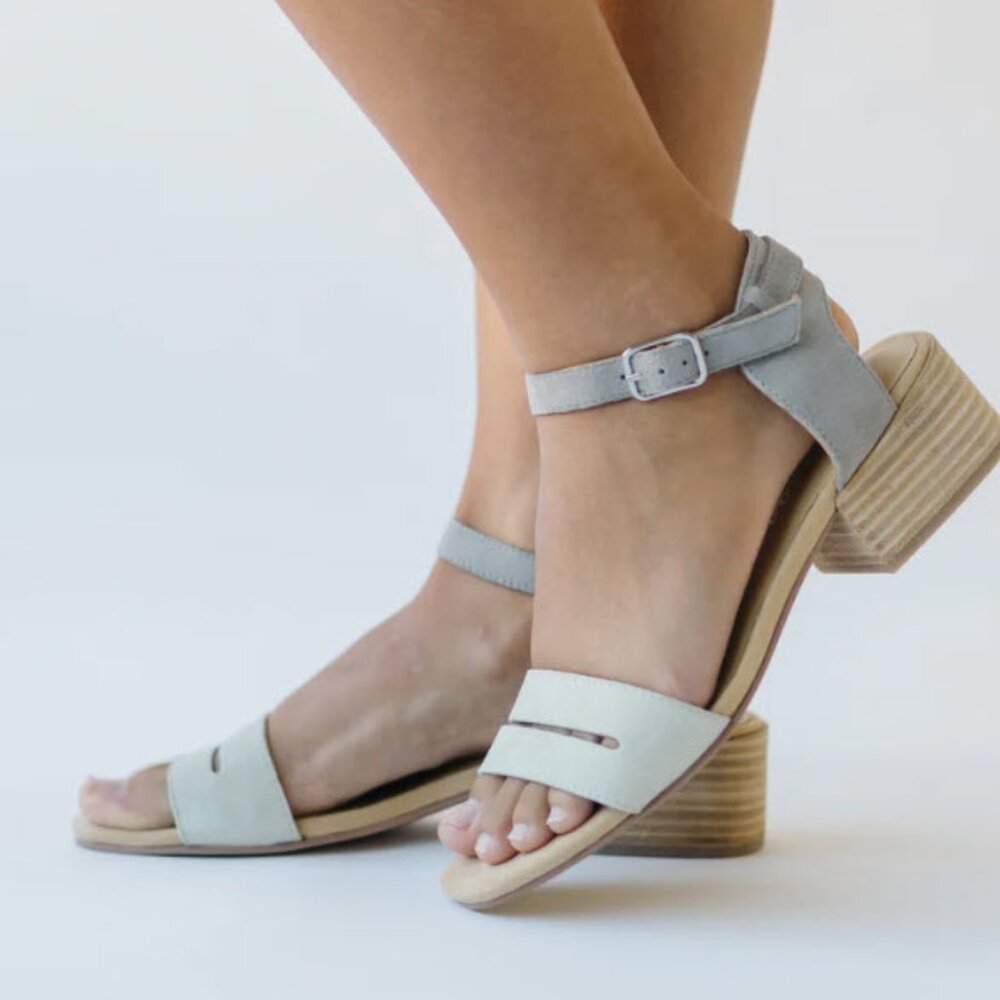 Matisse: Allie Heel in Smoke + Ivory